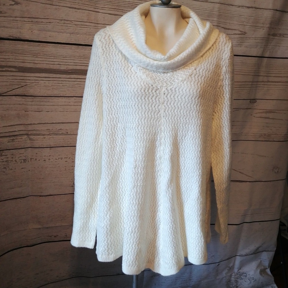 ND NEW DIRECTIONS Soft Cream Cowl Neck Tunic